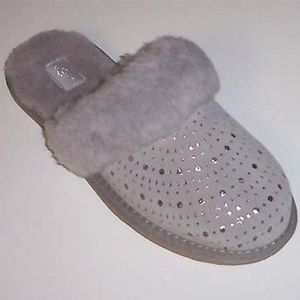 NEW UGG Finn gray perforated slippers 6 USA 36 EU